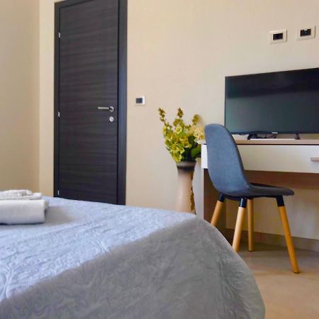 Casa Vacanze E Fitta Camere San Nico コリリアーノ・カーラブロ エクステリア 写真